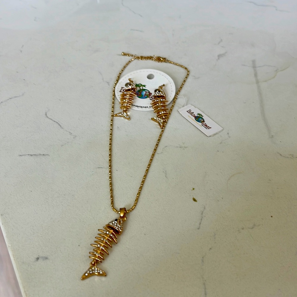 New island planet necklace & earrings, a fun set for beach or nite out.